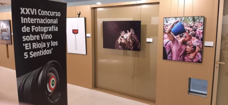 La exposición de fotografía ‘El Rioja y los 5 Sentidos’, puede visitarse hasta el 7 de junio en el Centro Fundación Caja Rioja de Santo Domingo de la Calzada
